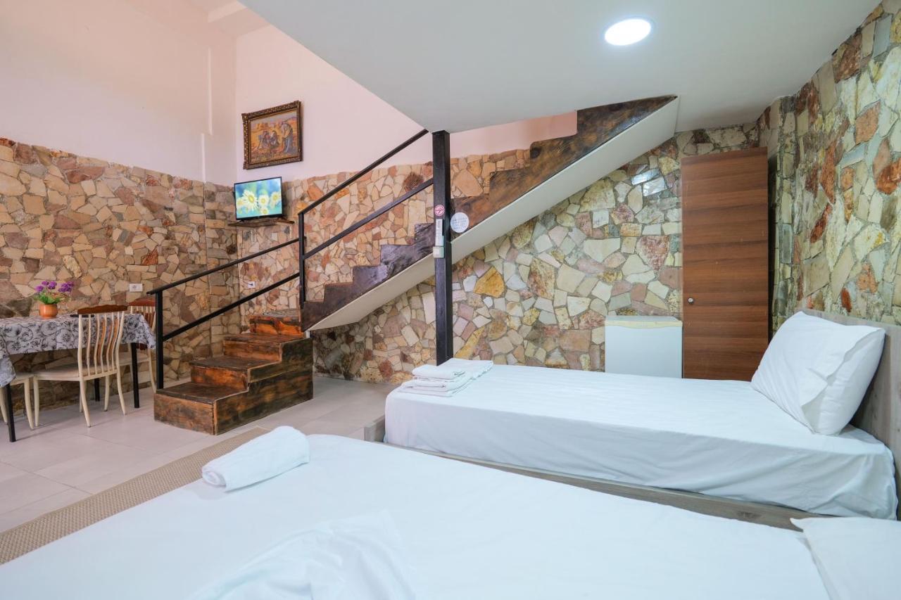 Garden Villa Lake Side & Glamping Ksamil Exterior photo