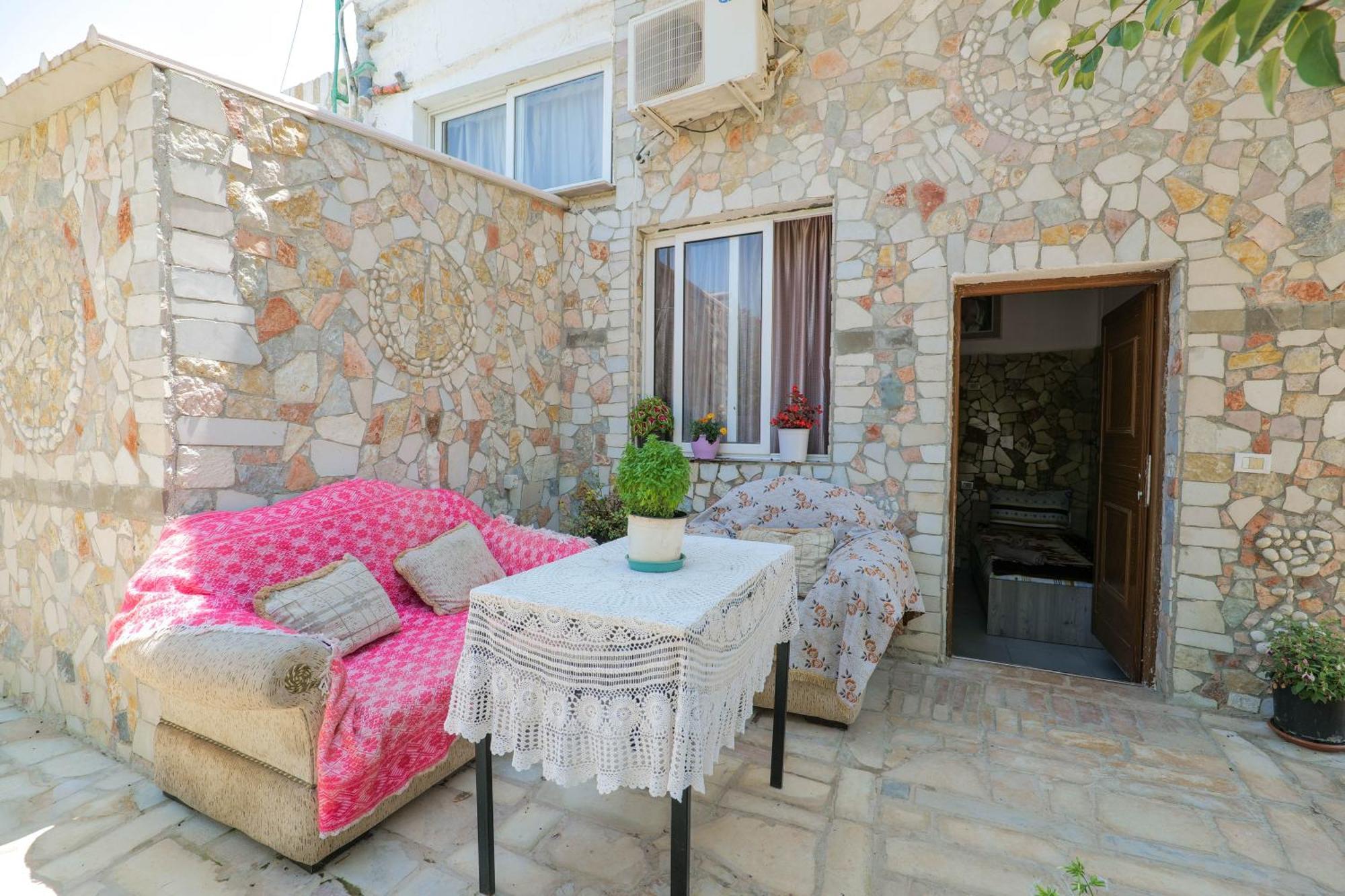 Garden Villa Lake Side & Glamping Ksamil Exterior photo