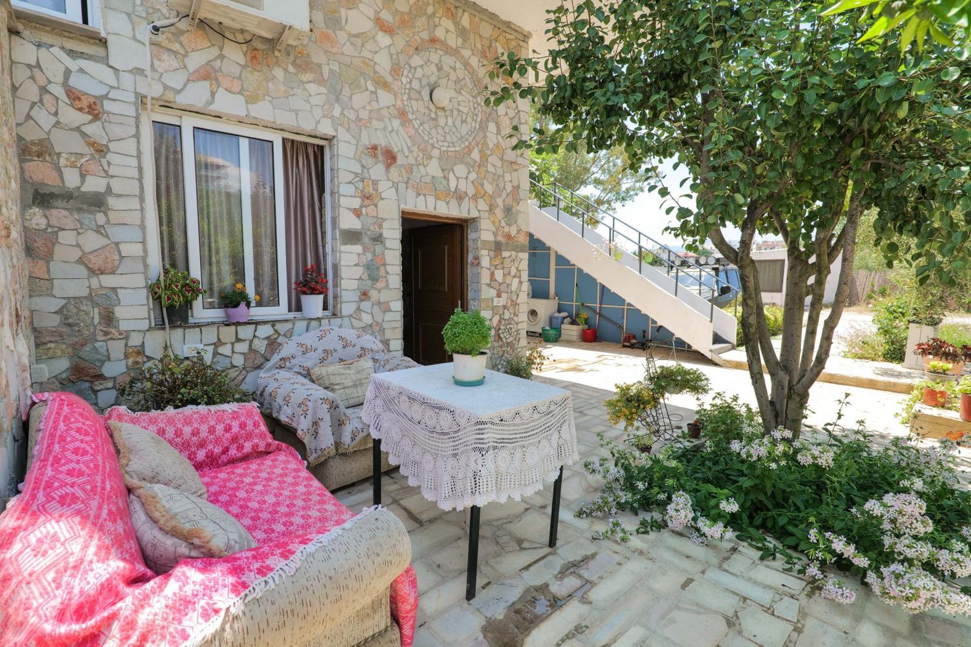 Garden Villa Lake Side & Glamping Ksamil Exterior photo