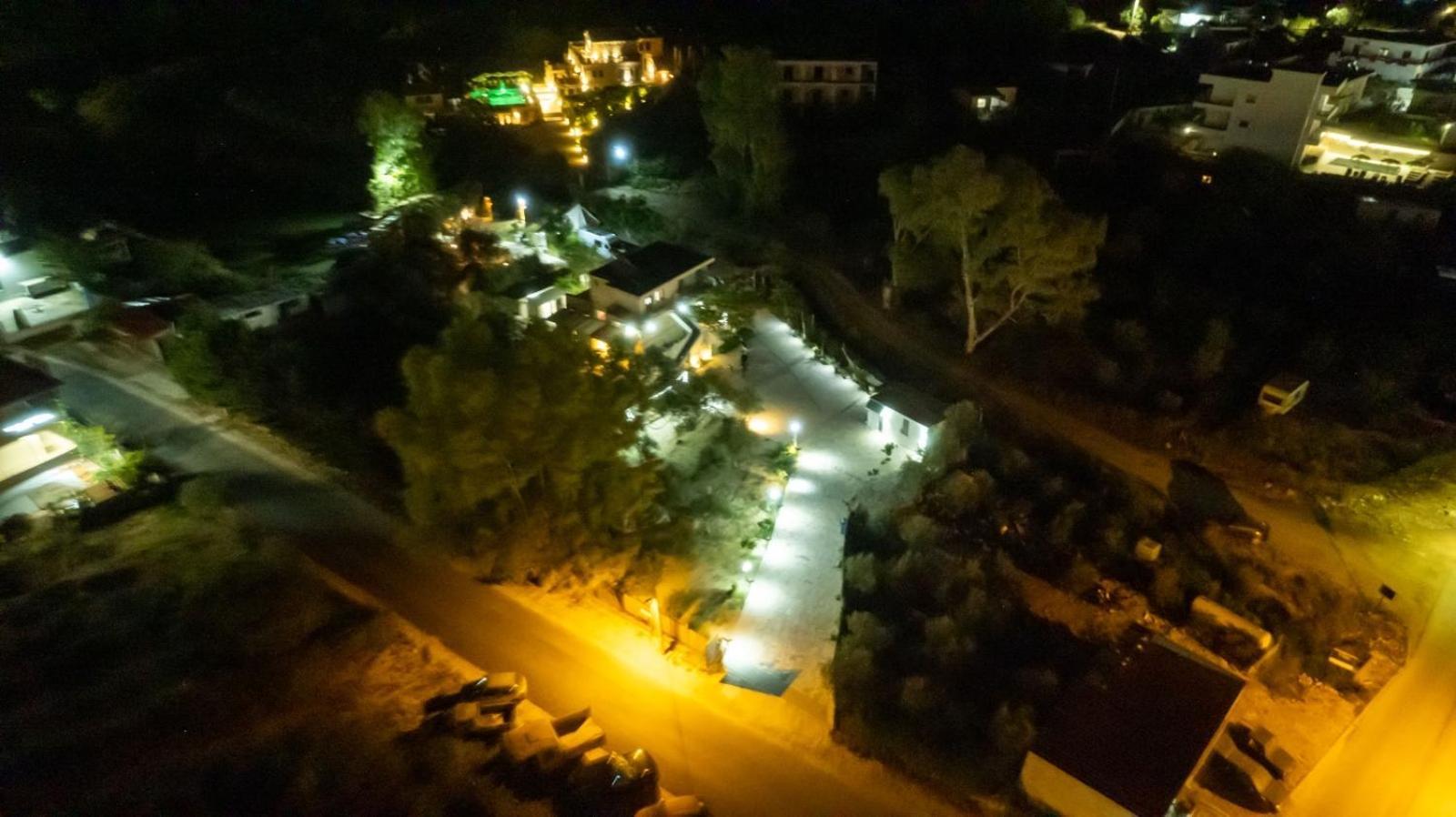 Garden Villa Lake Side & Glamping Ksamil Exterior photo