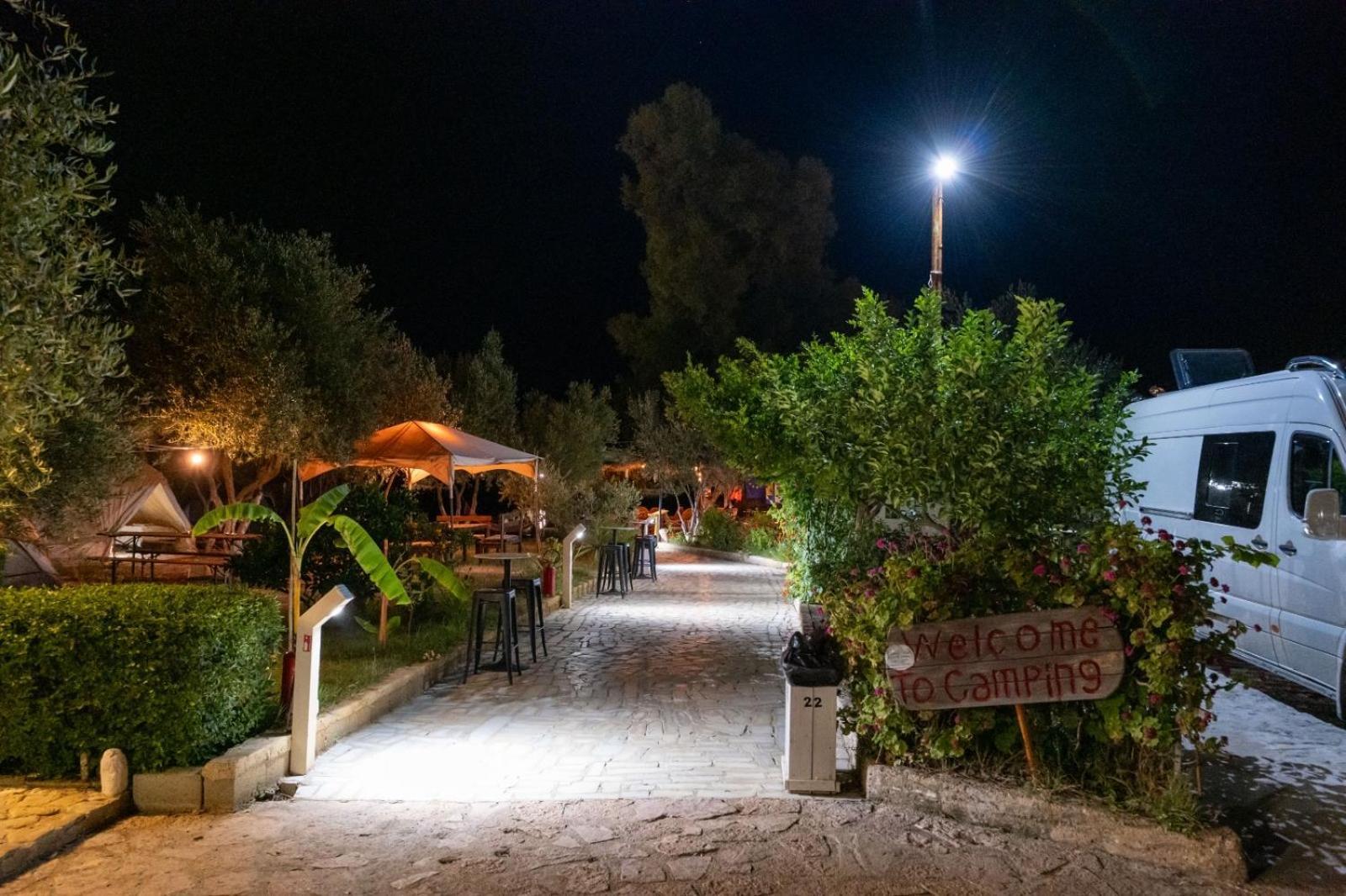 Garden Villa Lake Side & Glamping Ksamil Exterior photo