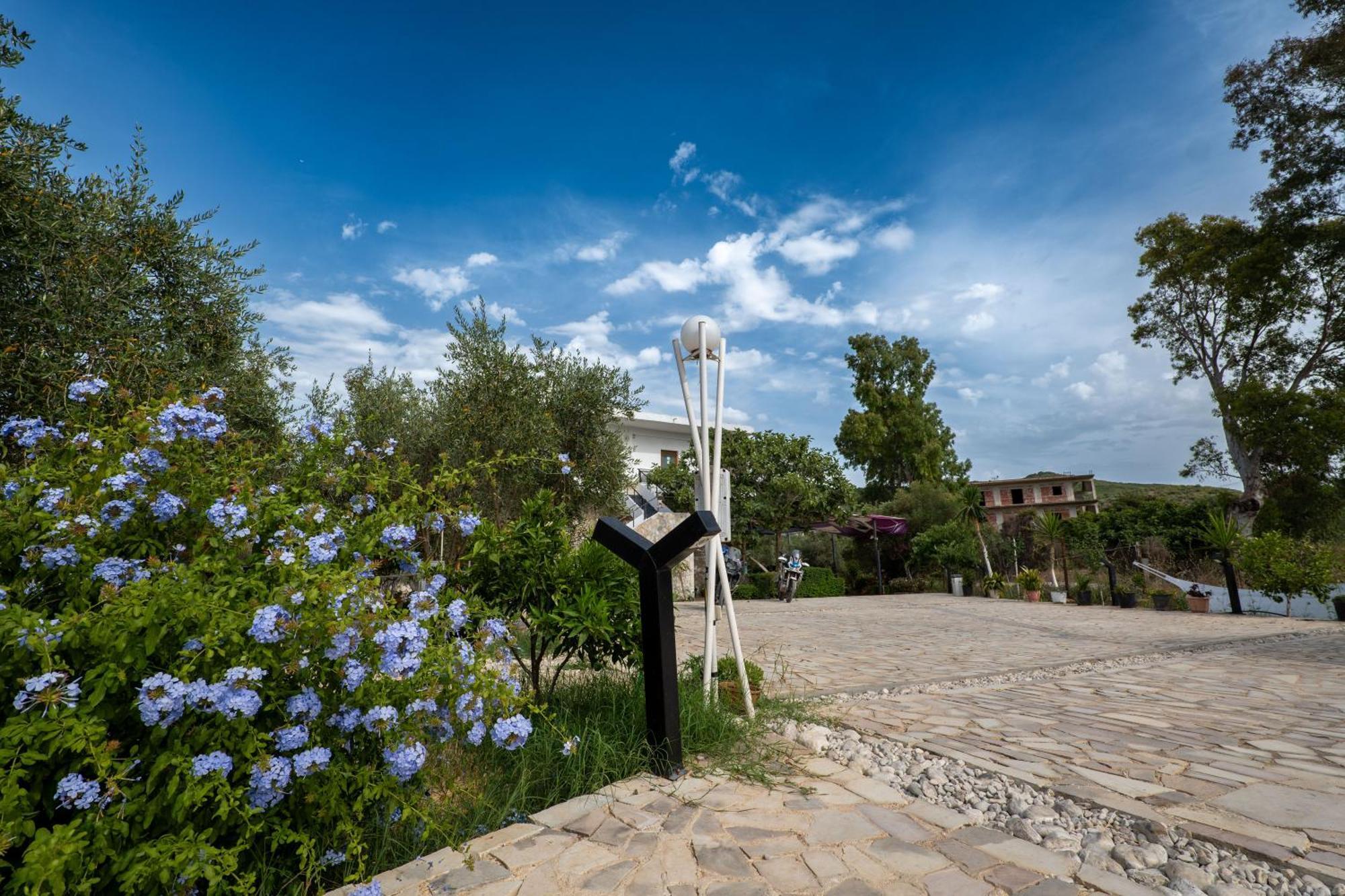 Garden Villa Lake Side & Glamping Ksamil Exterior photo