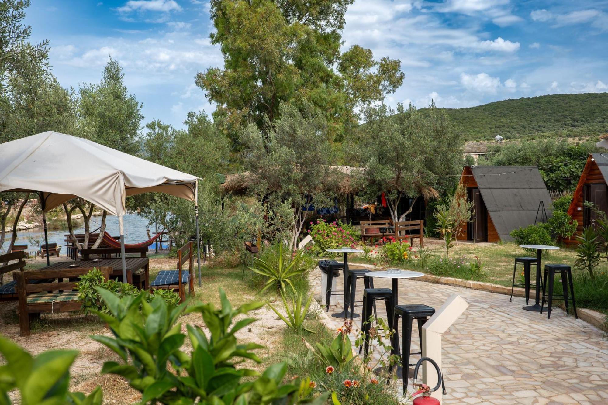 Garden Villa Lake Side & Glamping Ksamil Exterior photo