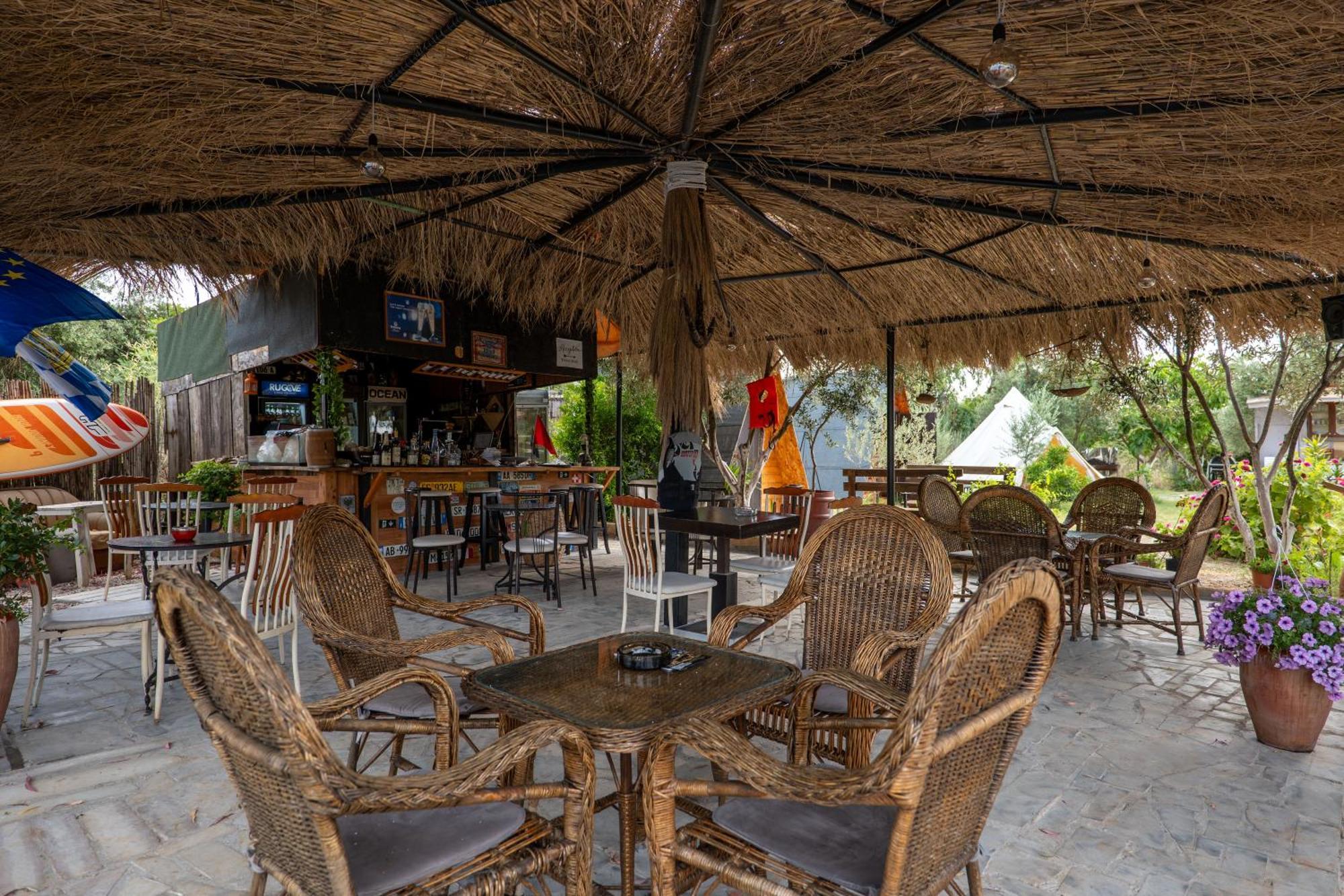 Garden Villa Lake Side & Glamping Ksamil Exterior photo