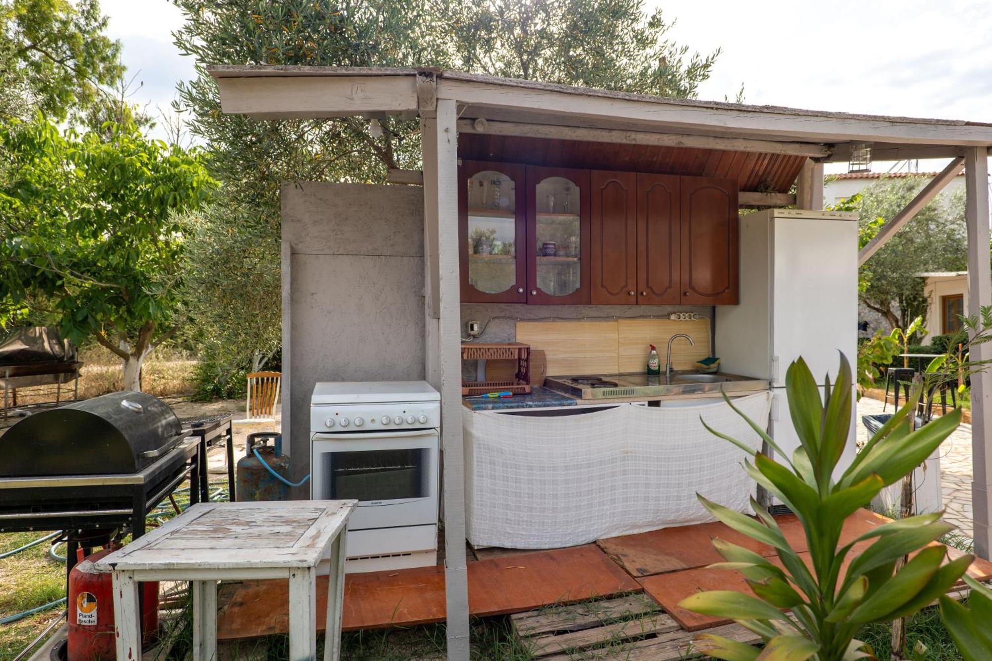 Garden Villa Lake Side & Glamping Ksamil Exterior photo