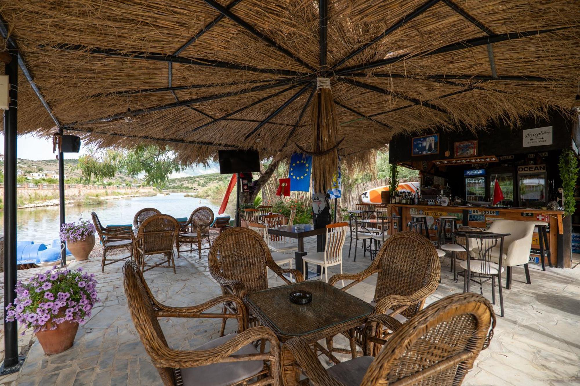 Garden Villa Lake Side & Glamping Ksamil Exterior photo