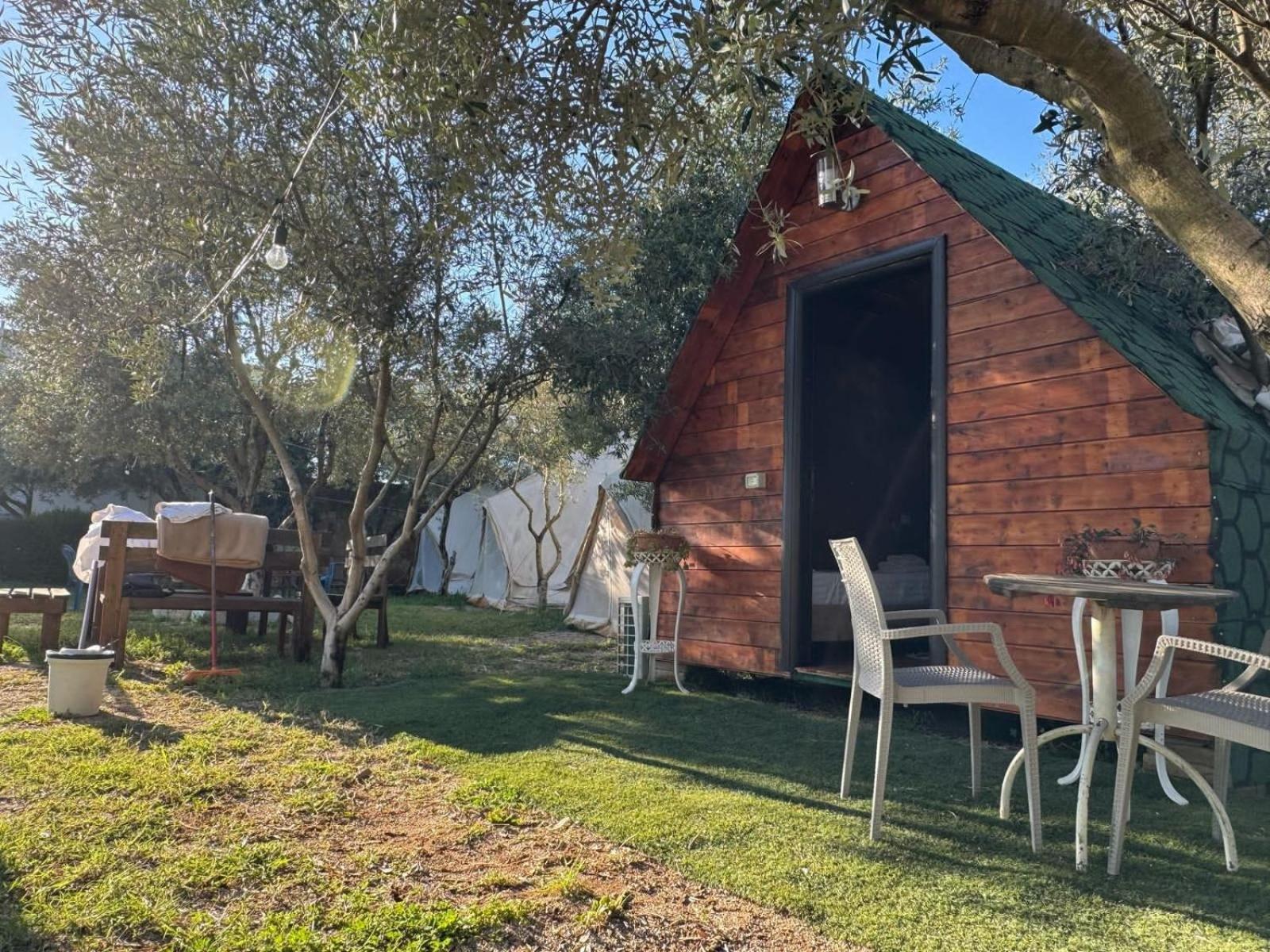 Garden Villa Lake Side & Glamping Ksamil Exterior photo